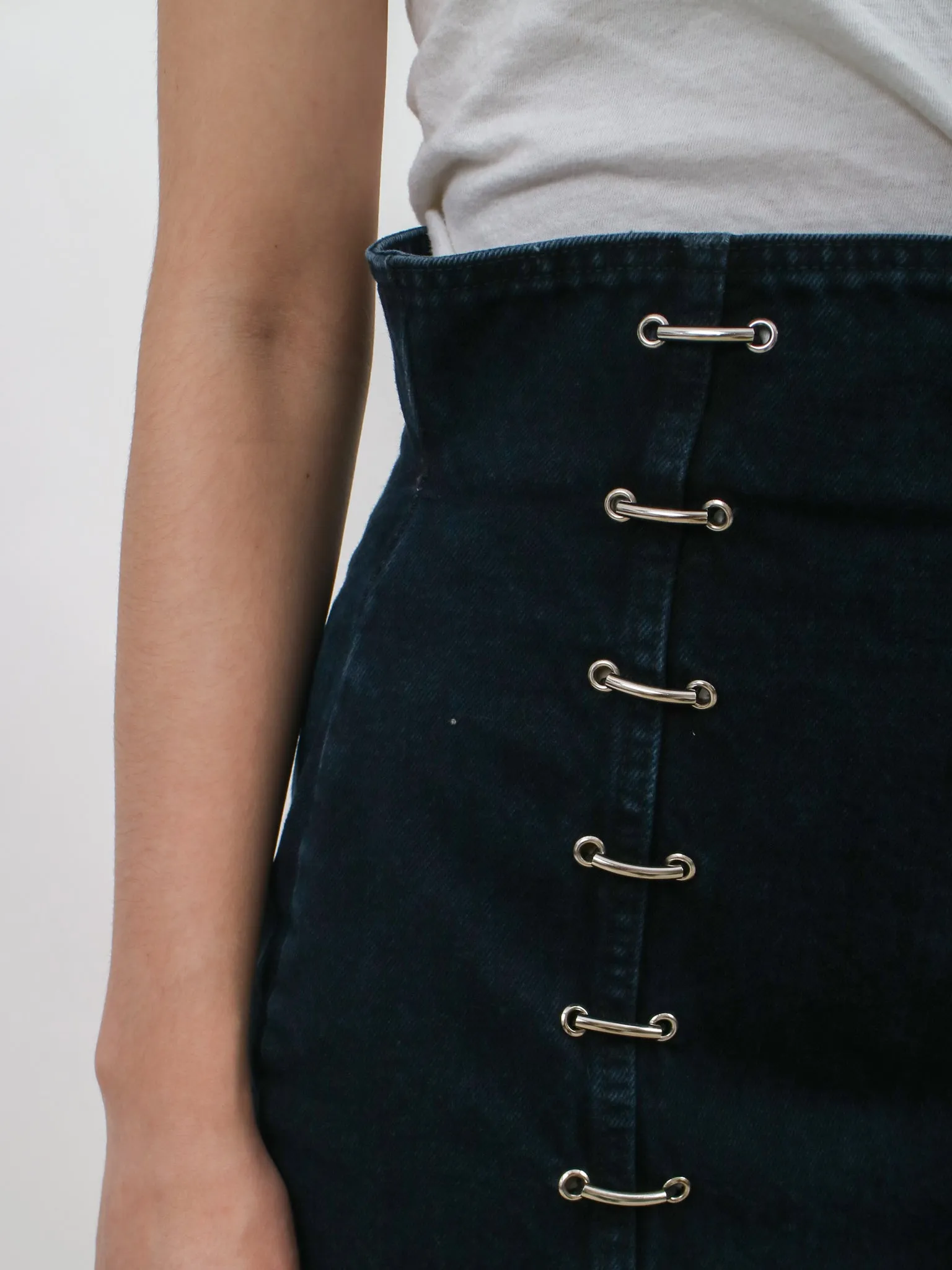 1980s Santana Black Denim Zipper and Rivet Pencil Mini Skirt