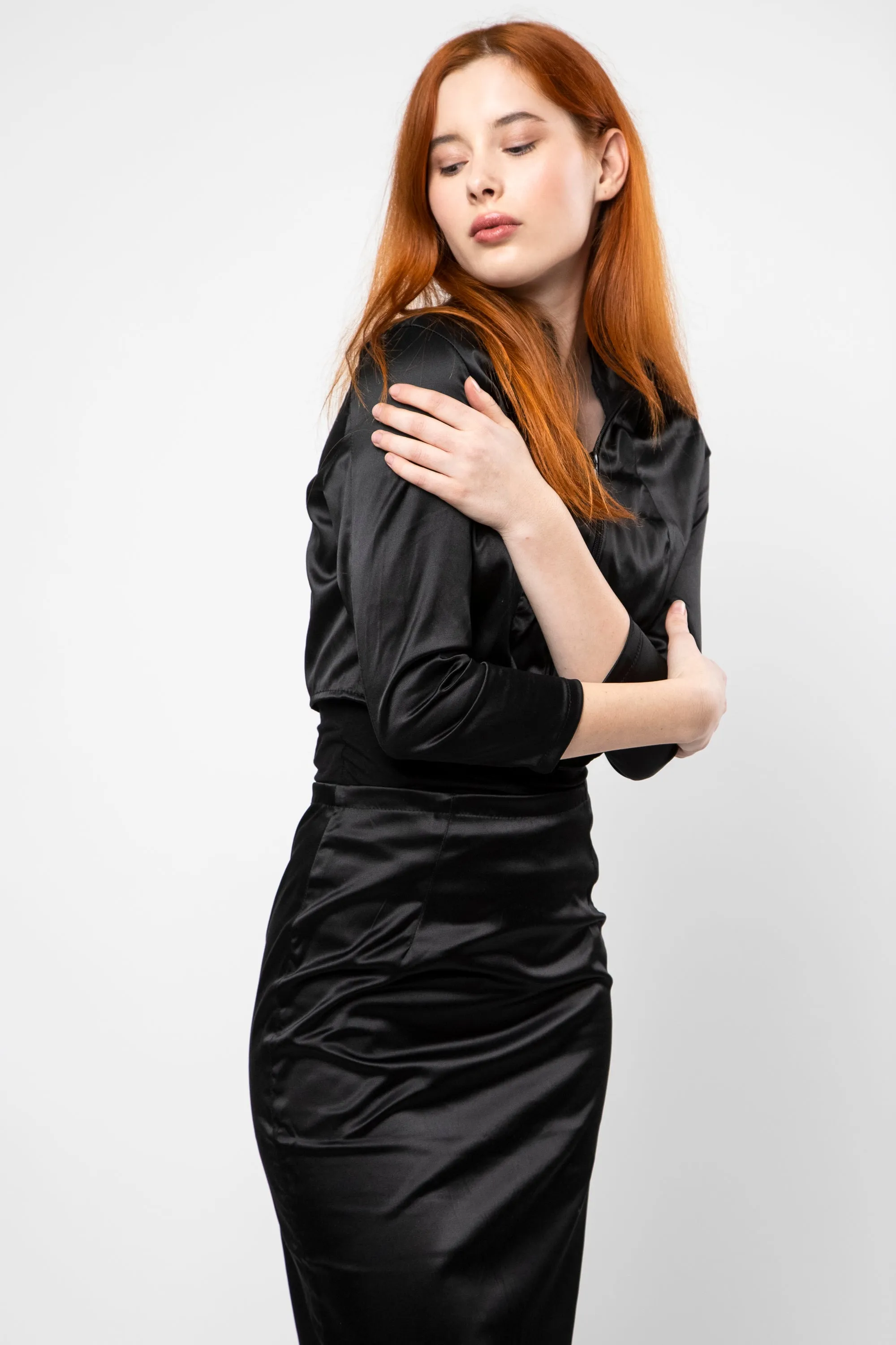 Cotton satin pencil skirt in black