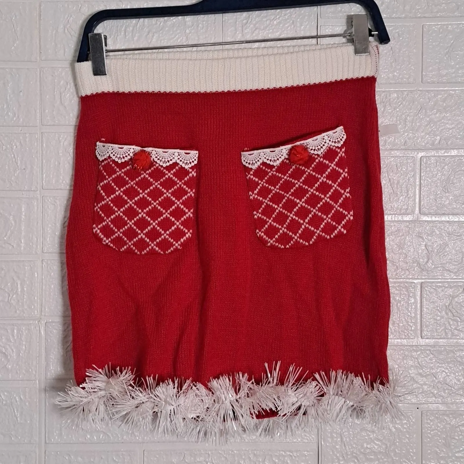 Love on a Hanger Holiday Sweater Skirt Small