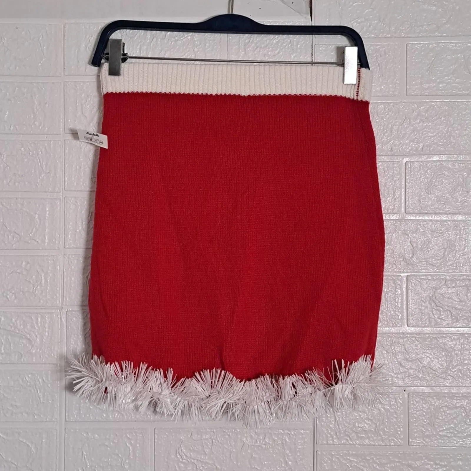 Love on a Hanger Holiday Sweater Skirt Small