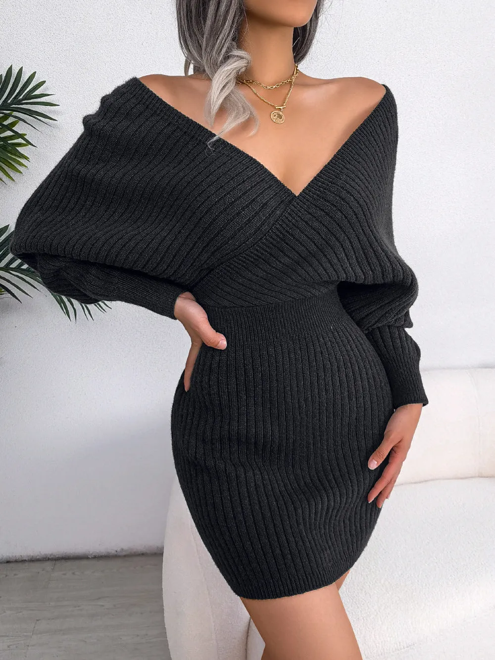 V-neck Batdress Dress With Buttocks, Sweater Dress