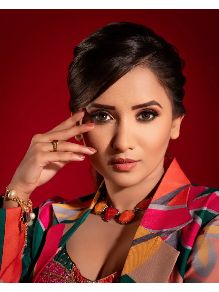 Vaishnavi in Blazer Set (SS - 008)