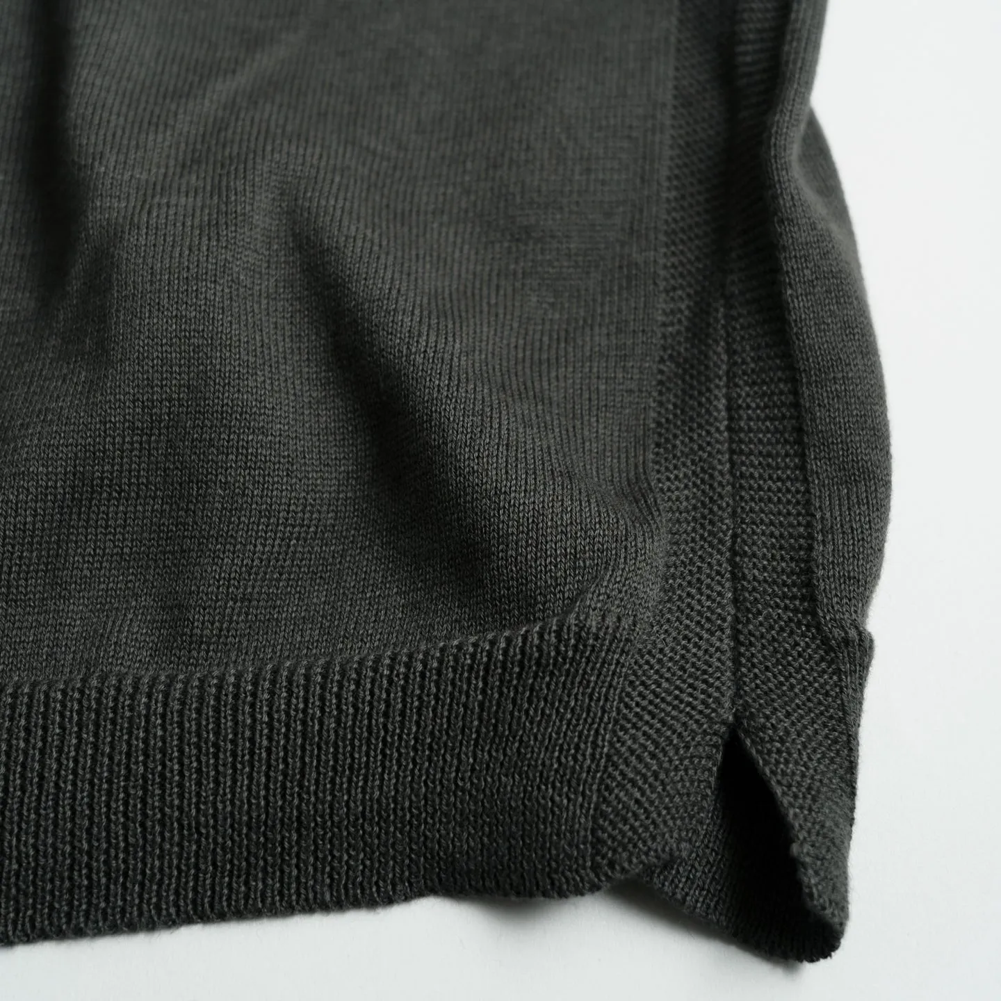 Yak Mix V-Neck Sweater | Brown Charcoal